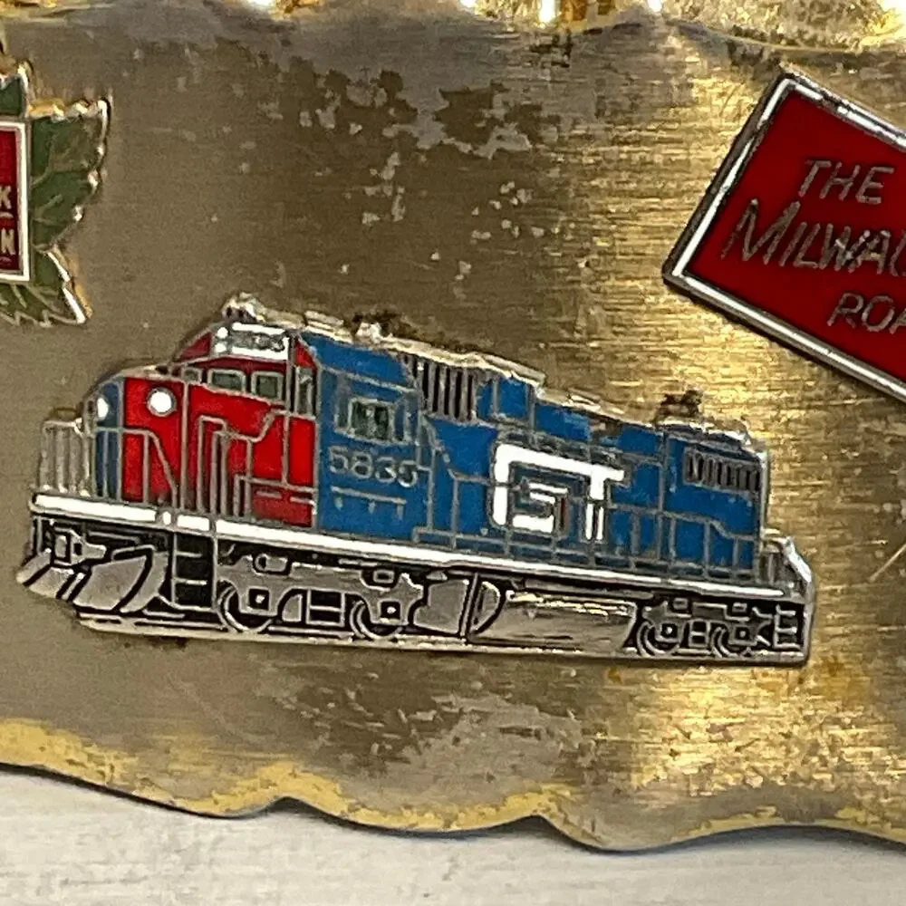 Grand Trunk Western The Milwaukee Road Train Engine Belt Buckle‎ Locomotive